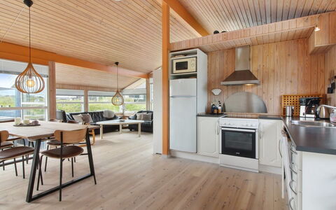 Mitre - 300M from the Sea: Interior Design, Flooring, Möbel, Küche, Holz, Fussboden, Decke, Holzboden, Countertop, Light Fixture
