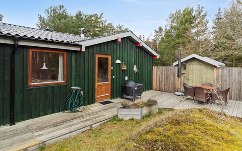 Nada - 200M from the Sea: Möbel, Interior Design, Flooring, Holz, Fussboden, Decke, Holzboden, Stuhl, Tabelle, Beleuchtung