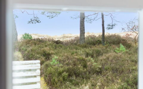 Sanela - 25M from the Sea: Möbel, Interior Design, Flooring, Holz, Fussboden, Decke, Holzboden, Stuhl, Tabelle, Beleuchtung