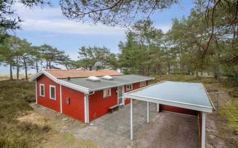 Sanela - 25M from the Sea: Möbel, Interior Design, Flooring, Holz, Fussboden, Decke, Holzboden, Stuhl, Tabelle, Beleuchtung
