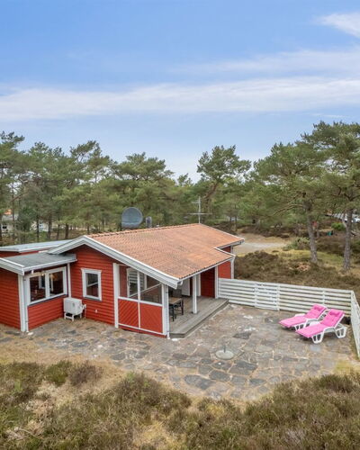 Sanela - 25M from the Sea