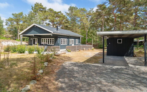 Sjo - 300M from the Sea: Dach, Haus, Grundstueck, Zuhause, Hütte, Estate, Gartenbauten, Schatten, Blockhaus, Landscaping