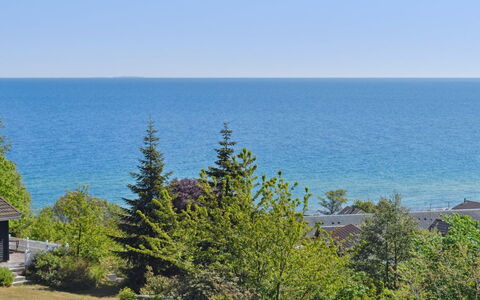 Johanna - 300M from the Sea: Holz, Möbel, Wohnung, Zimmer, Decke, Holzbeize, Stuhl, Hartholz, Lack, Holz