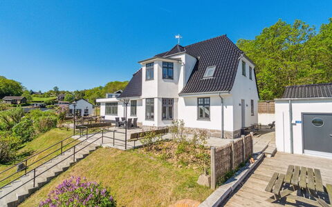 Johanna - 300M from the Sea: Holz, Möbel, Wohnung, Zimmer, Decke, Holzbeize, Stuhl, Hartholz, Lack, Holz