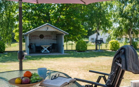 Carena - 1.8Km from the Sea: Wohngebiet, Dach, Vorort, Auffahrt, Estate, Kamin