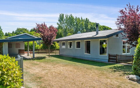 Carena - 1.8Km from the Sea: Wohngebiet, Dach, Vorort, Auffahrt, Estate, Kamin