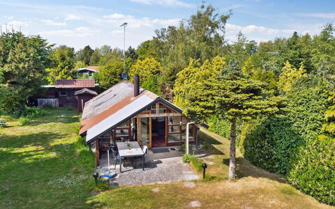 Konrad - 700M from the Sea: Dach, Haus, Zuhause, Hütte, Abstellgleis, Estate, Auffahrt, Gartenbauten, Garten, Schuppen