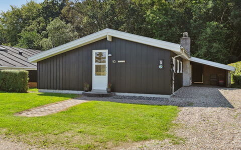 Fiete - 200M from the Sea: Dach, Haus, Grundstueck, Zuhause, Hütte, Estate, Gartenbauten, Schatten, Blockhaus, Landscaping