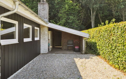 Fiete - 200M from the Sea: Dach, Haus, Grundstueck, Zuhause, Hütte, Estate, Gartenbauten, Schatten, Blockhaus, Landscaping