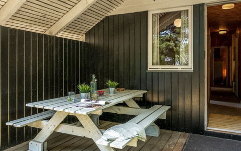 Clea - 800M from the Sea: Holz, Flooring, Decke, Fussboden, Möbel, Interior Design, Holzboden, Hartholz, Planke, Holzbeize