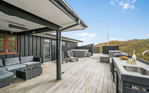 Eyla - from the Sea: Die Architektur, Dach, Zuhause, Verbundwerkstoff, Daylighting, Abstellgleis, Auffahrt