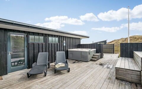 Eyla - from the Sea: Die Architektur, Dach, Zuhause, Verbundwerkstoff, Daylighting, Abstellgleis, Auffahrt