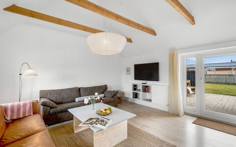 Hermine - from the Sea: Möbel, Interior Design, Flooring, Holz, Couch, Decke, Fussboden, Wohnzimmer, Tabelle, Zuhause