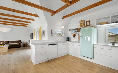 Hermine - from the Sea: Möbel, Küche, Interior Design, Flooring, Cabinetry, Countertop, Fussboden, Holzboden, Holz, Decke