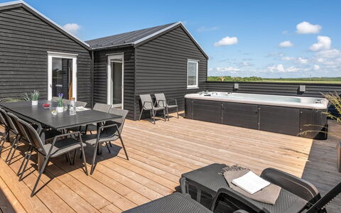 Ivar - 300M from the Sea: Möbel, Interior Design, Flooring, Holz, Fussboden, Decke, Holzboden, Stuhl, Tabelle, Beleuchtung