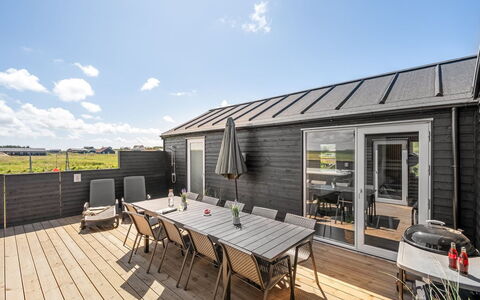 Ivar - 300M from the Sea: Möbel, Interior Design, Flooring, Holz, Fussboden, Decke, Holzboden, Stuhl, Tabelle, Beleuchtung