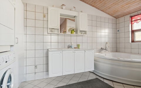 Jytte - 1.7Km from the Sea: Haus, Dach, Zuhause, Hütte, Schuppen, Gartenbauten, Abstellgleis, Garten, Blockhaus, Hütte