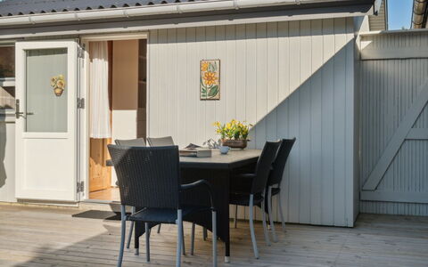 Jytte - 1.7Km from the Sea: Haus, Dach, Zuhause, Hütte, Schuppen, Gartenbauten, Abstellgleis, Garten, Blockhaus, Hütte