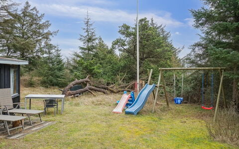 Velika - 1.2Km from the Sea: Dach, Haus, Grundstueck, Zuhause, Hütte, Estate, Gartenbauten, Schatten, Blockhaus, Landscaping