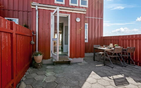 Adils - 5M from the Sea: Möbel, Interior Design, Flooring, Holz, Fussboden, Decke, Holzboden, Stuhl, Tabelle, Beleuchtung
