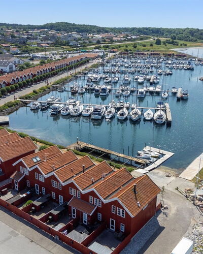 Adils - 5M from the Sea