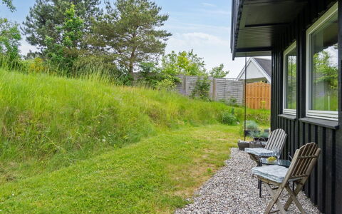 Lenaya - 1Km from the Sea: Holz, Zuhause, Veranda, Deck, Hartholz, Dach, Holzbeize, Holzboden, Eco Hotel