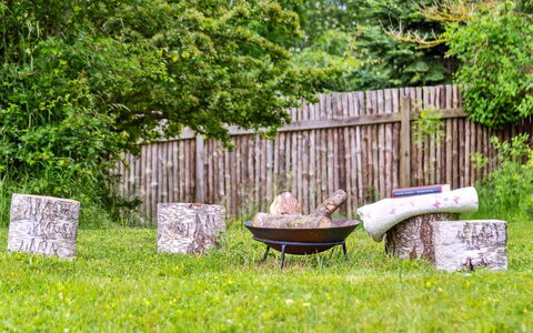 Lenaya - 1Km from the Sea: Holz, Zuhause, Veranda, Deck, Hartholz, Dach, Holzbeize, Holzboden, Eco Hotel