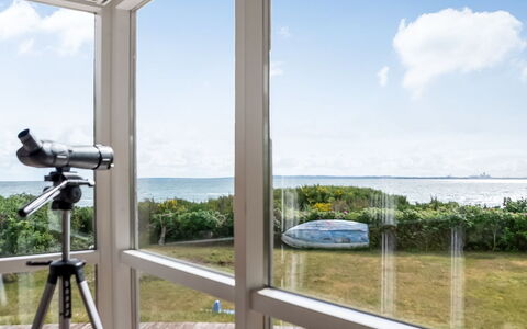 Elspeth - 25M from the Sea: Balkon, Holzboden, Hartholz, Daylighting, Aluminium, Deck