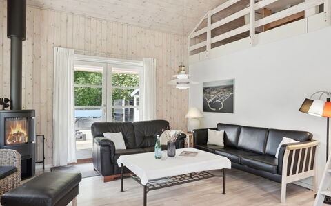 Tia - 1.4Km from the Sea: Dachdecken, Hütte, Haus, Dach, Zuhause, Bauernhaus, Hütte, Estate, Dorf