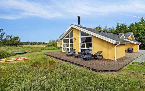 Flaminia - 350M from the Sea: Holz, Zuhause, Veranda, Deck, Hartholz, Dach, Holzbeize, Holzboden, Eco Hotel