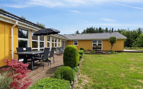Flaminia - 350M from the Sea: Holz, Zuhause, Veranda, Deck, Hartholz, Dach, Holzbeize, Holzboden, Eco Hotel