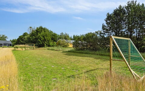 Flaminia - 350M from the Sea: Holz, Zuhause, Veranda, Deck, Hartholz, Dach, Holzbeize, Holzboden, Eco Hotel