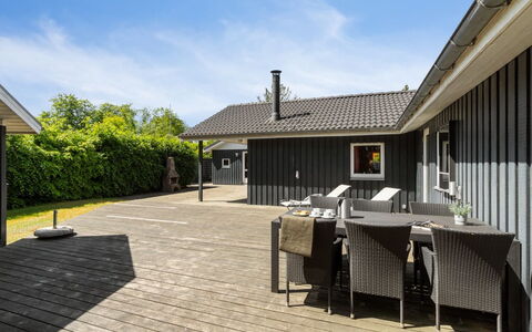 Letizia - 700M from the Sea: Möbel, Interior Design, Flooring, Holz, Fussboden, Decke, Holzboden, Stuhl, Tabelle, Beleuchtung