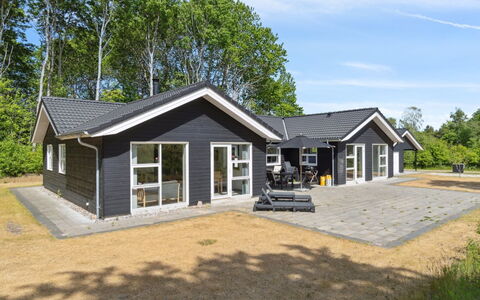 Swarthovde - from the Sea: Möbel, Interior Design, Flooring, Holz, Fussboden, Decke, Holzboden, Stuhl, Tabelle, Beleuchtung