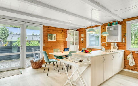 Alste - 900M from the Sea: Möbel, Interior Design, Flooring, Holz, Fussboden, Decke, Holzboden, Stuhl, Tabelle, Beleuchtung