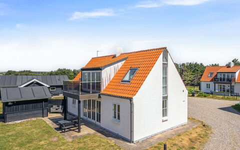 Kanutte - 200M from the Sea: Flooring, Interior Design, Holz, Fussboden, Treppe, Decke, Holzbeize, Holzboden, Hartholz, Geländer