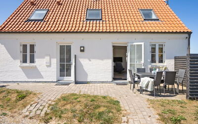 Kanutte - 200M from the Sea