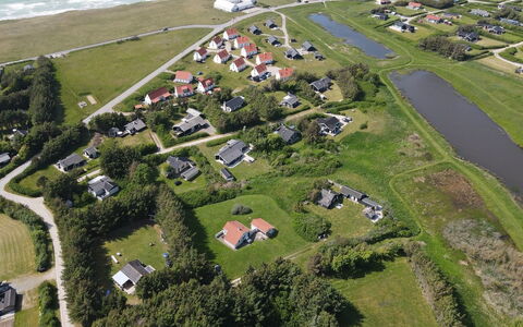 Frellef - 491M from the Sea: Gras, Wiese, Grundstueck, Hütte, Ländliches Gebiet, Wiese, Gartenbauten, Garten, Schuppen