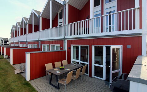 Rikhard - 800M from the Sea: Schatten, Abstellgleis, Veranda, Balkon