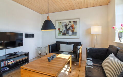 Alessandra - 500M from the Sea: Möbel, Interior Design, Flooring, Couch, Fussboden, Holz, Decke, Wohnzimmer, Zimmer, Tabelle