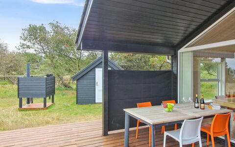 Alma - 500M from the Sea: Die Architektur, Dach, Zuhause, Verbundwerkstoff, Daylighting, Abstellgleis, Auffahrt