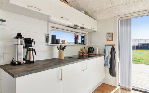 Serey - 1.4Km from the Sea: Küche, Countertop, Küchengerät, Haushaltsgerät, Major Appliance, Cabinetry, Armatur, Aluminium, Zapfhahn, Sperrholz