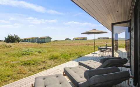 Ascan - 600M from the Sea: Möbel, Interior Design, Flooring, Holz, Fussboden, Decke, Holzboden, Stuhl, Tabelle, Beleuchtung
