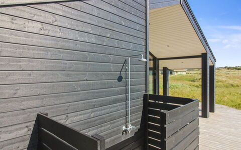 Ascan - 600M from the Sea: Möbel, Interior Design, Flooring, Holz, Fussboden, Decke, Holzboden, Stuhl, Tabelle, Beleuchtung