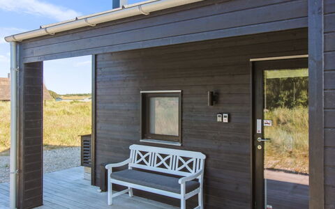Ascan - 600M from the Sea: Möbel, Interior Design, Flooring, Holz, Fussboden, Decke, Holzboden, Stuhl, Tabelle, Beleuchtung