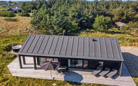 Ascan - 600M from the Sea: Möbel, Interior Design, Flooring, Holz, Fussboden, Decke, Holzboden, Stuhl, Tabelle, Beleuchtung