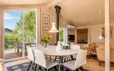 Anelisa - 1.2Km from the Sea: Interior Design, Holz, Flooring, Möbel, Decke, Fussboden, Küche & Esszimmer Tisch, Holzboden, Esszimmer, Zimmer