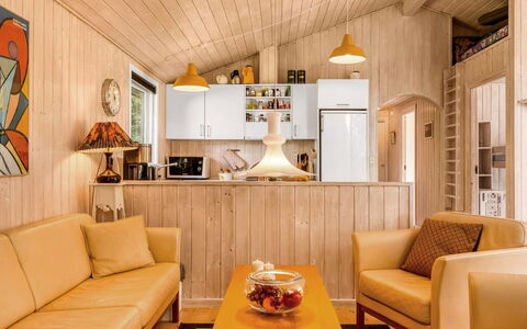 Anelisa - 1.2Km from the Sea: Interior Design, Möbel, Holz, Flooring, Fussboden, Decke, Zimmer, Couch, Wohnzimmer, Light Fixture