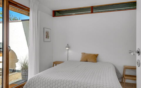 Mumme - 700M from the Sea: Interior Design, Wand, Flooring, Schlafzimmer, Holz, Decke, Fussboden, Bett, Möbel, Zimmer