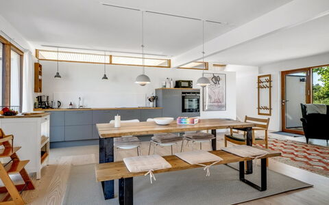 Mumme - 700M from the Sea: Möbel, Interior Design, Flooring, Fussboden, Holz, Tabelle, Küche & Esszimmer Tisch, Stuhl, Decke, Küche